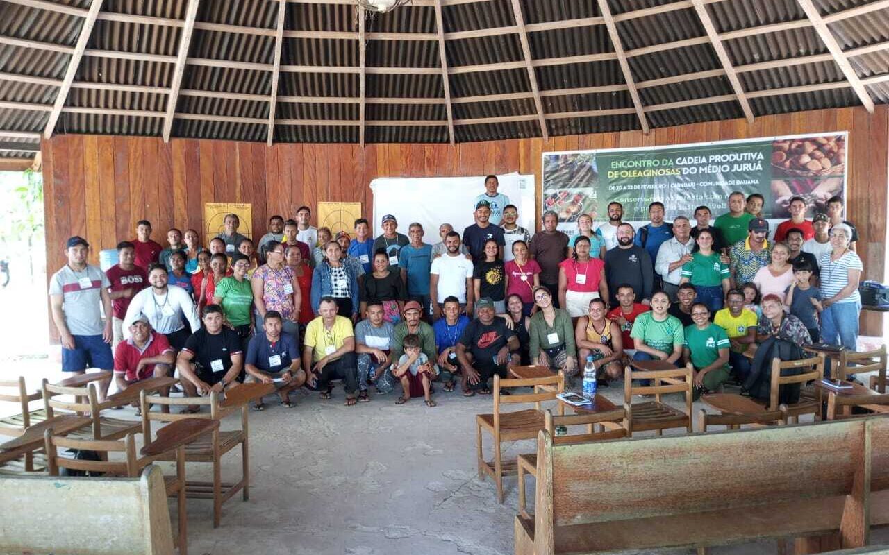 Participantes do Encontro da Cadeia Produtiva das Oleaginosas do Médio Juruá. Autoria: Desconhecida.